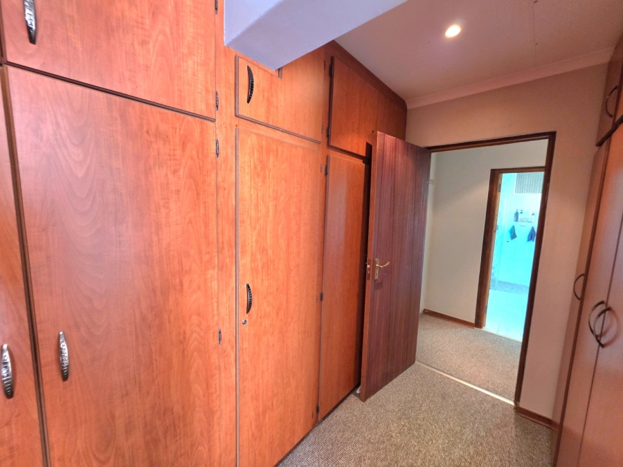 5 Bedroom Property for Sale in La Provance Free State